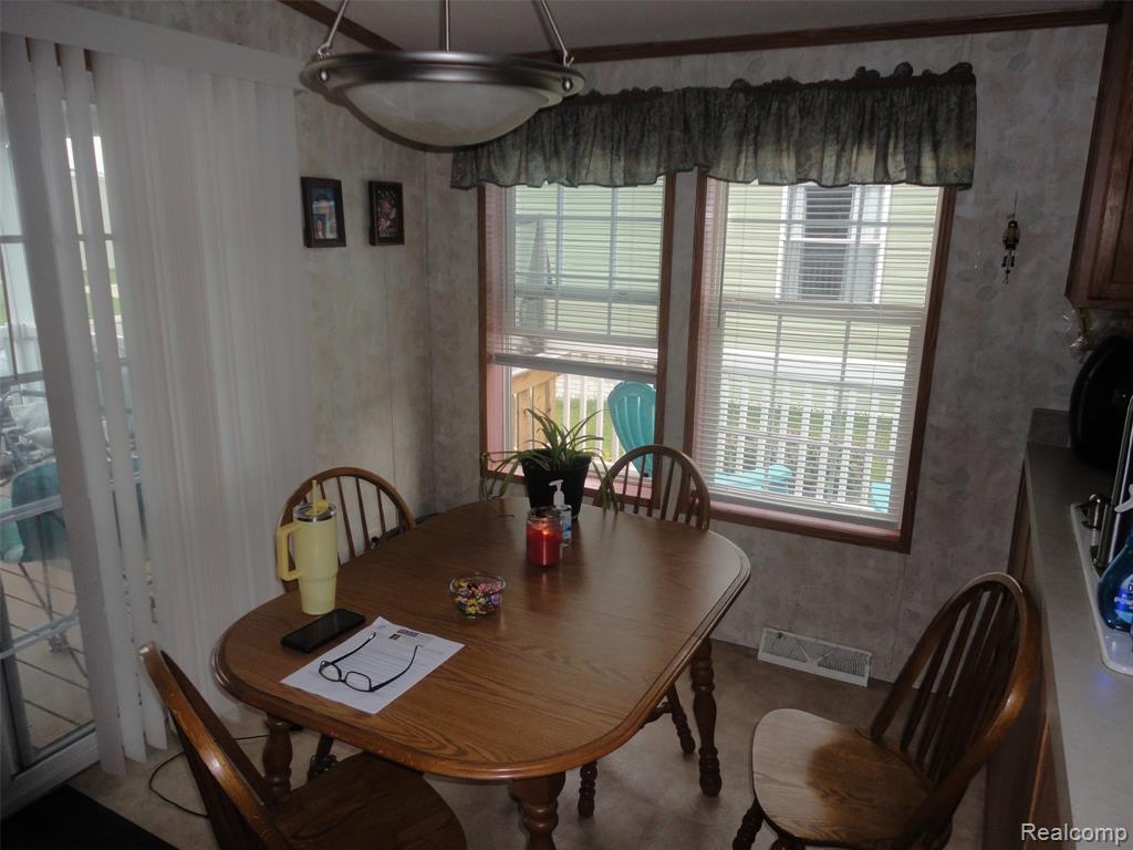 983 Tanners Landing, Monroe, MI 48161 — Photo 9