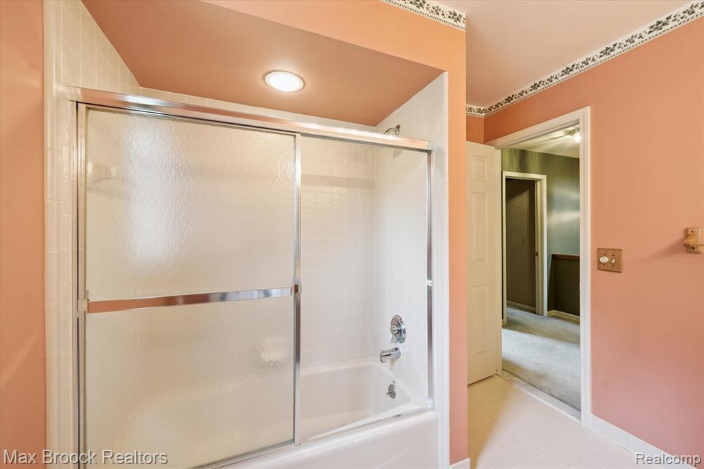8936 Salem Farms Drive, South Lyon, MI 48178 — Photo 58