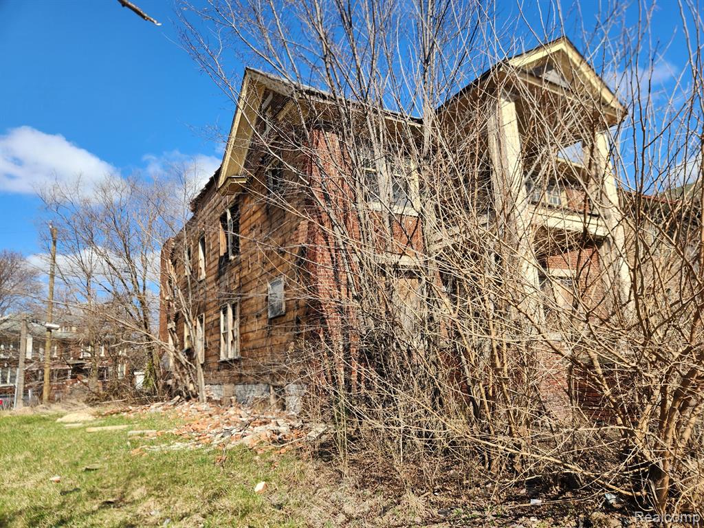 8773 PETOSKEY Avenue, Detroit, MI 48204 — Photo 2