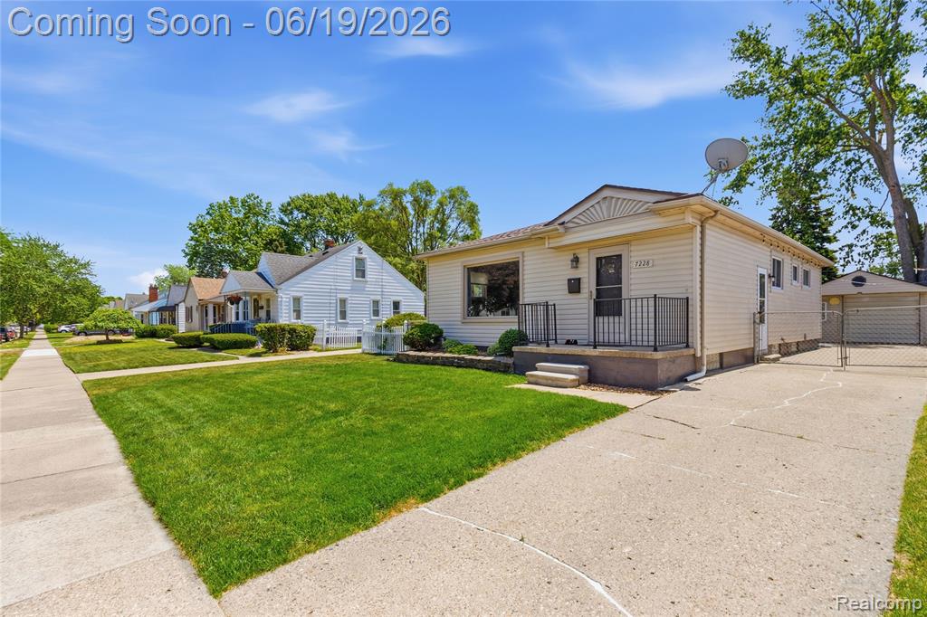 7228 Sterling Street, Center Line, MI 48015 — Photo 24