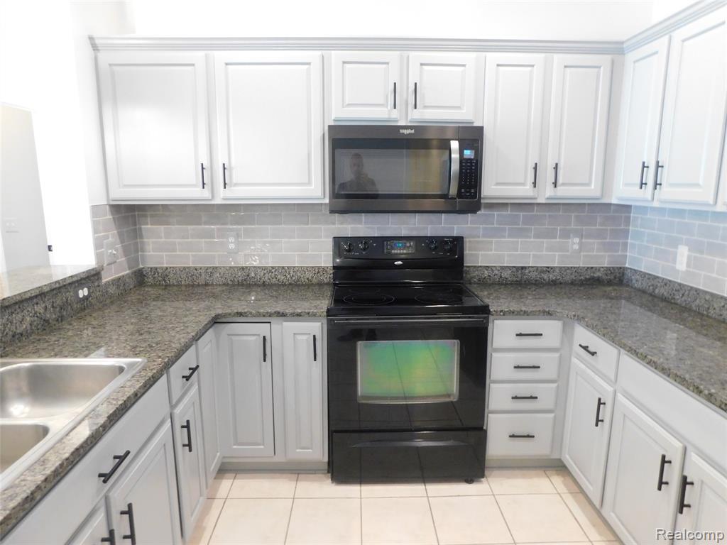 5555 Acorn Lane, Sterling Heights, MI 48314 — Photo 13