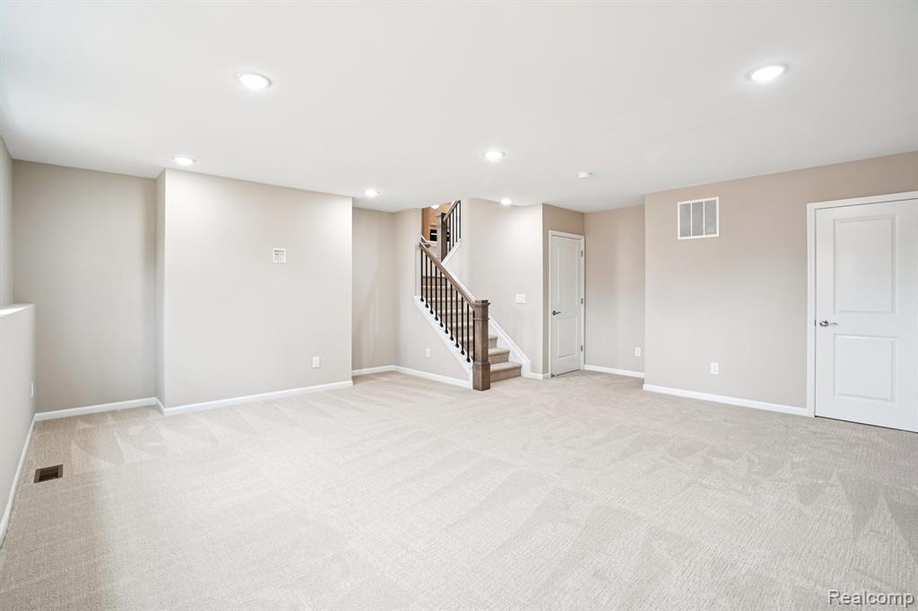 30108 Norway Drive, New Hudson, MI 48165 — Photo 17