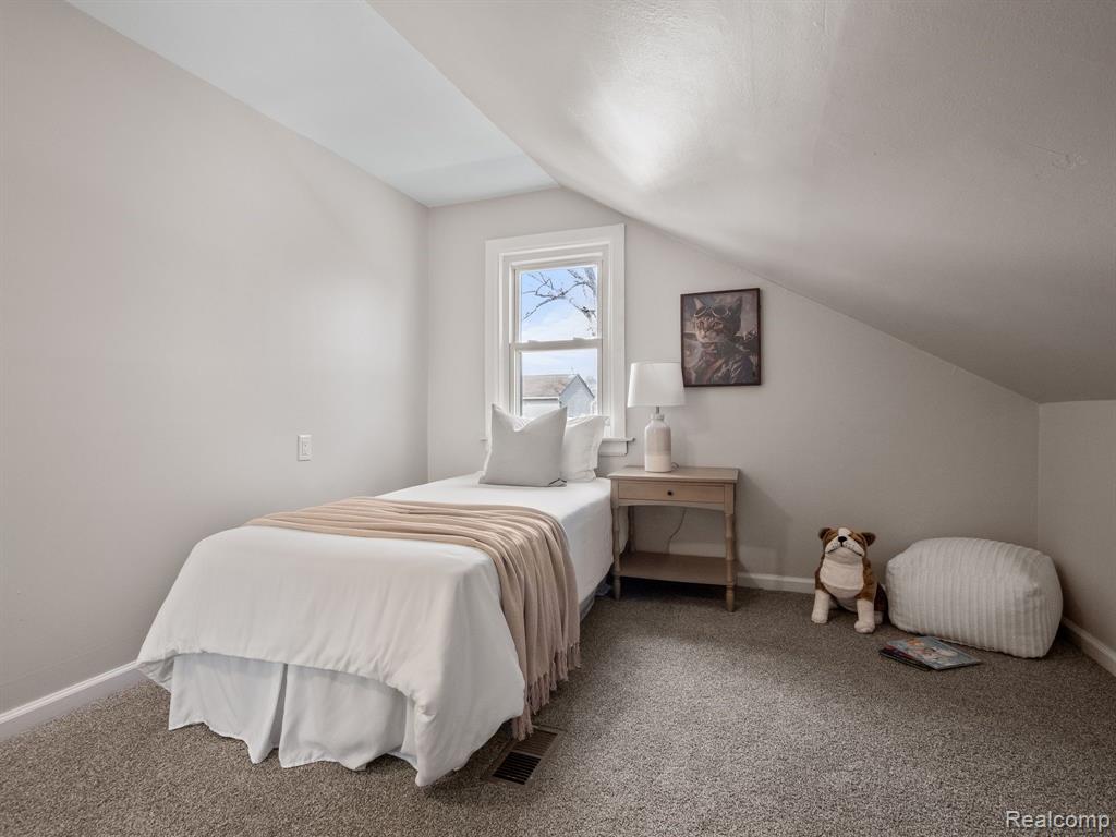 446 W BERNHARD Avenue, Hazel Park, MI 48030 — Photo 22