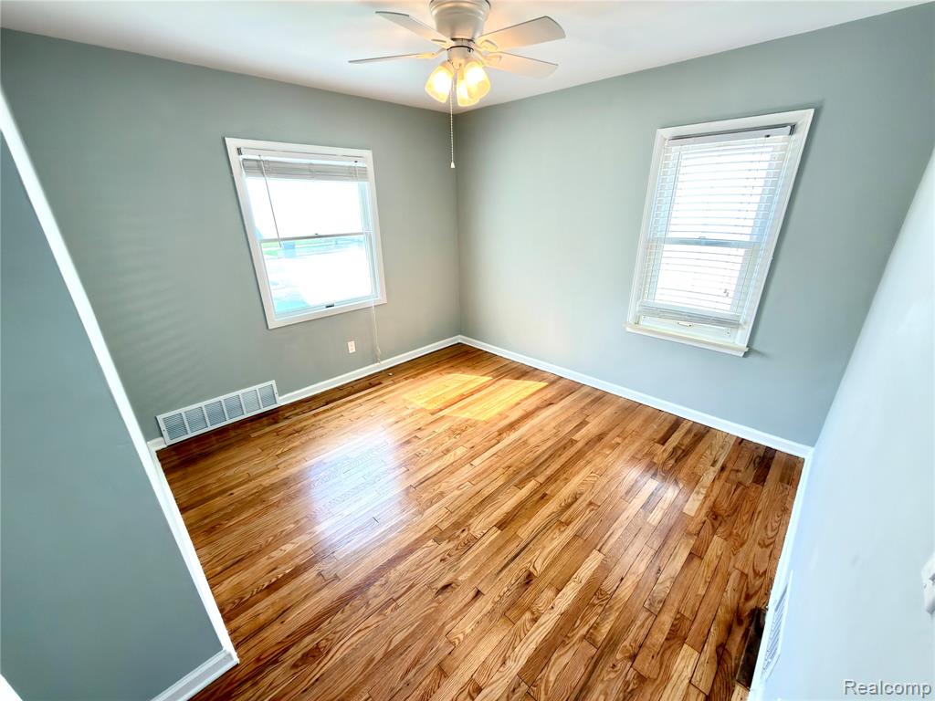 14257 MULBERRY Street, Southgate, MI 48195 — Photo 13