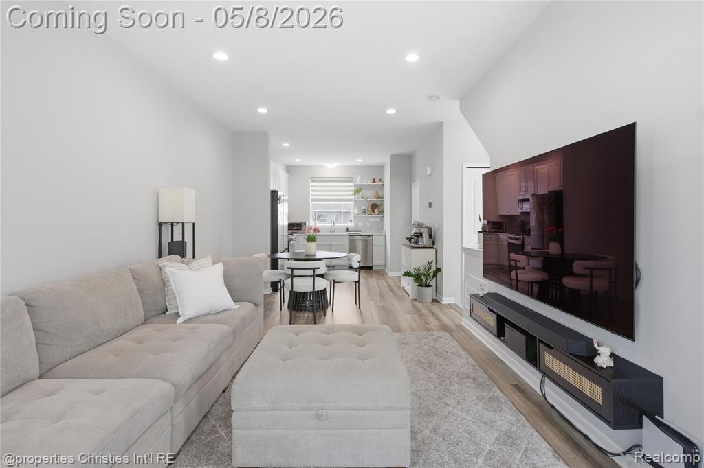 402 Jeff Keeton Drive, Hazel Park, MI 48030 — Photo 12
