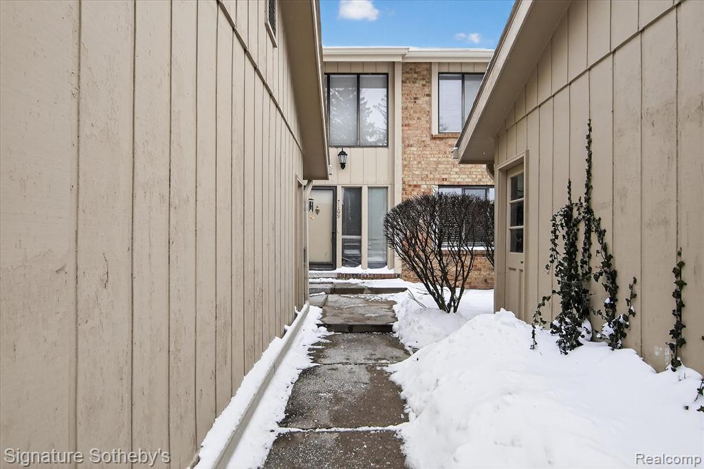 7107 Pebble Park Drive, 163, West Bloomfield, MI — Photo 5