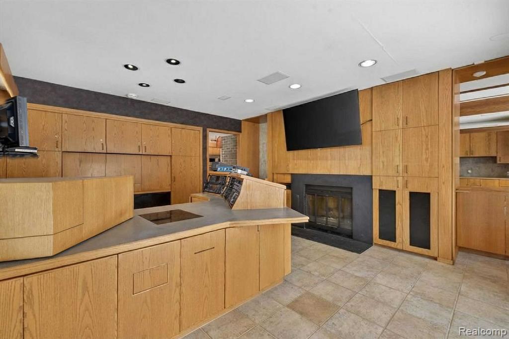 2551 Patterson Lake Road, Pinckney, MI 48169 — Photo 32