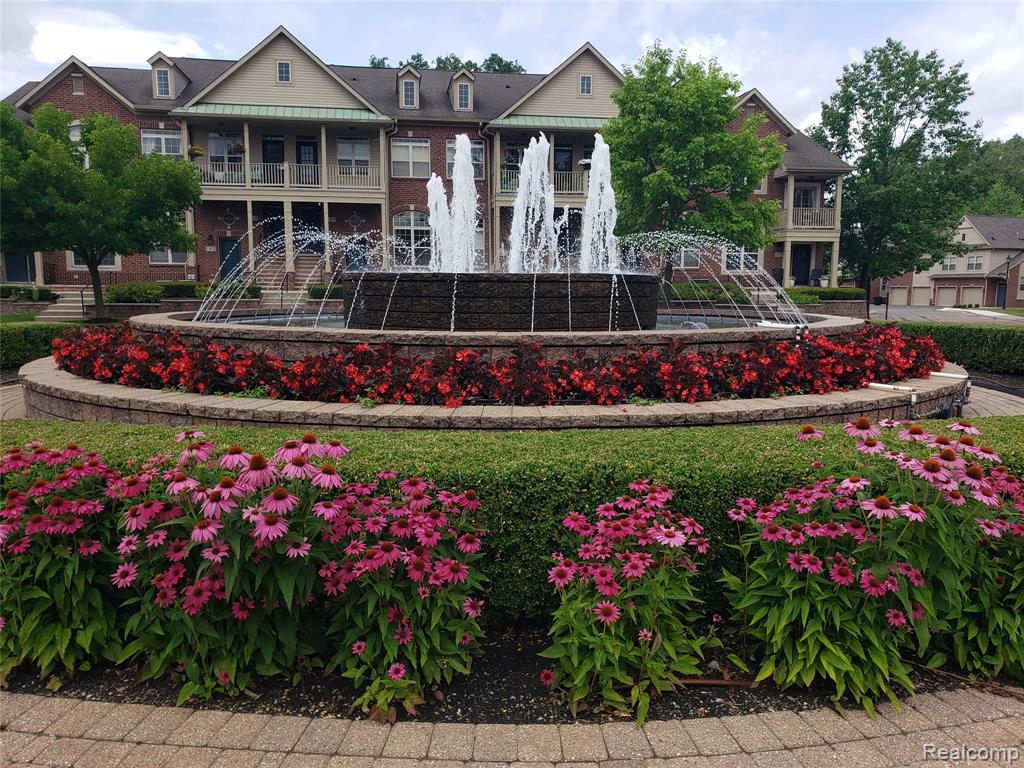 490 Village Drive, Walled Lake, MI 48390 — Photo 5