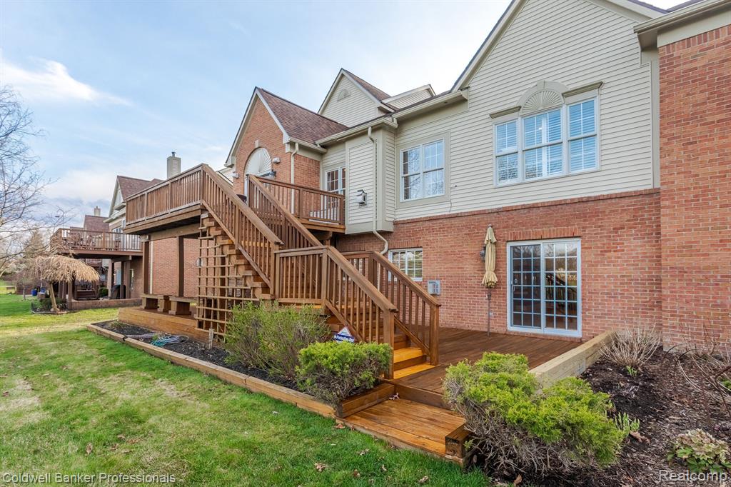 26270 VALHALLA Drive, Farmington Hills, MI 48331 — Photo 40