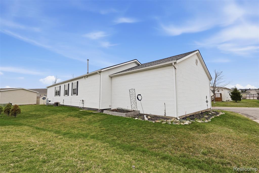 11186 Chestnut Hill Court, South Lyon, MI 48178 — Photo 26