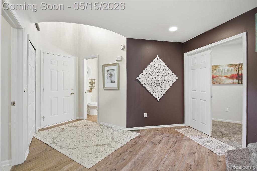 6432 Pinebrook Lane, Burton, MI 48509 — Photo 2