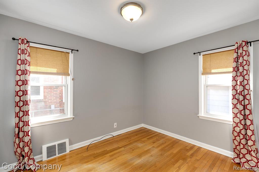 396 UNIVERSITY Street, Ferndale, MI 48220 — Photo 15
