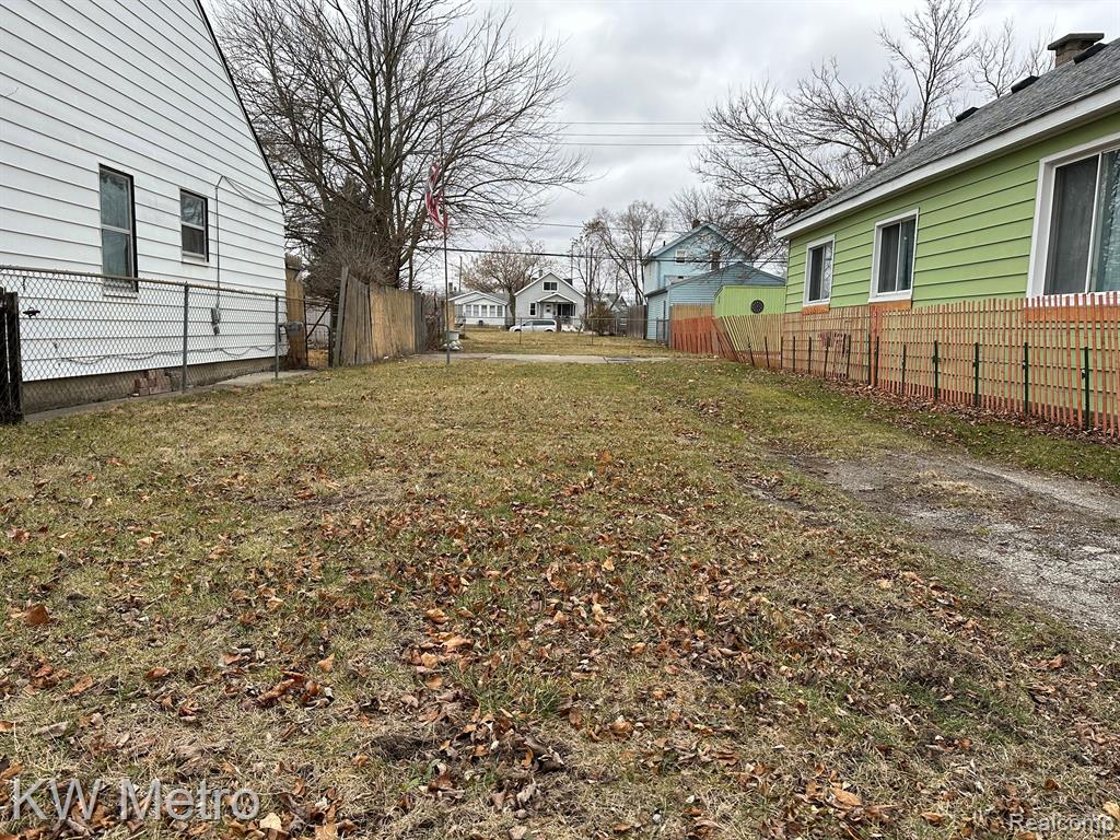 89 W Hayes, Hazel Park, MI, 48030