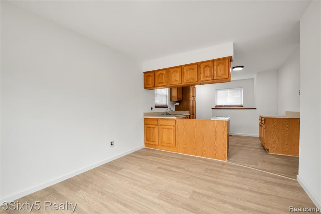 30572 S Gibraltar Road, Rockwood, MI — Photo 15