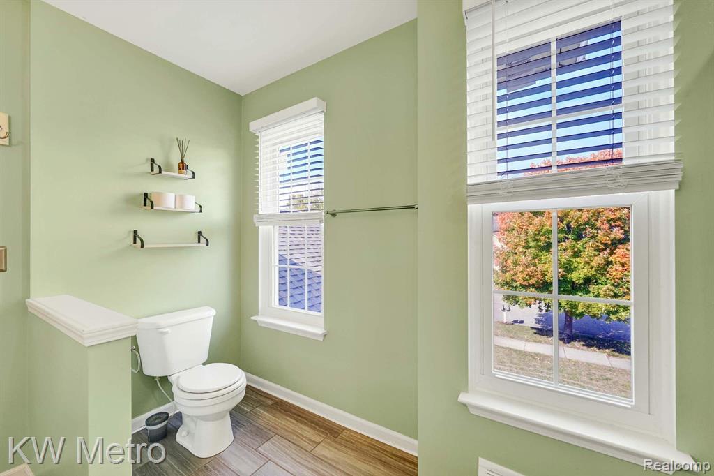 8590 BARRINGTON Drive, Ypsilanti, MI 48198 — Photo 43
