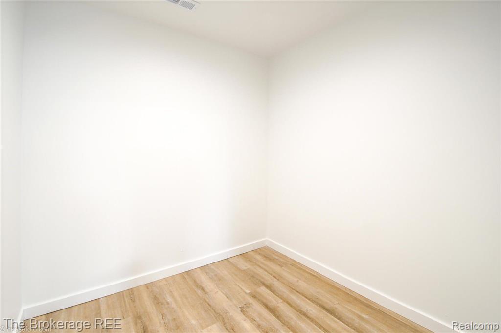 4507 N BELSAY Road, Flint, MI 48506 — Photo 23