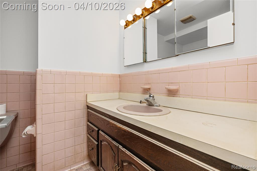 7077 Brookridge Drive, West Bloomfield, MI — Photo 21