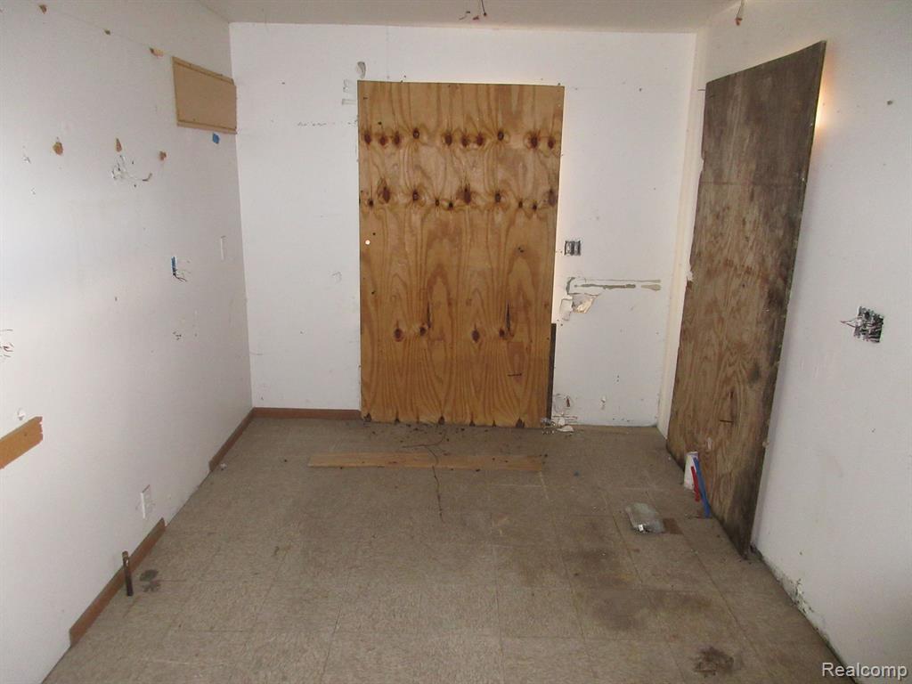 4429 HARDING Street, Detroit, MI 48214 — Photo 5