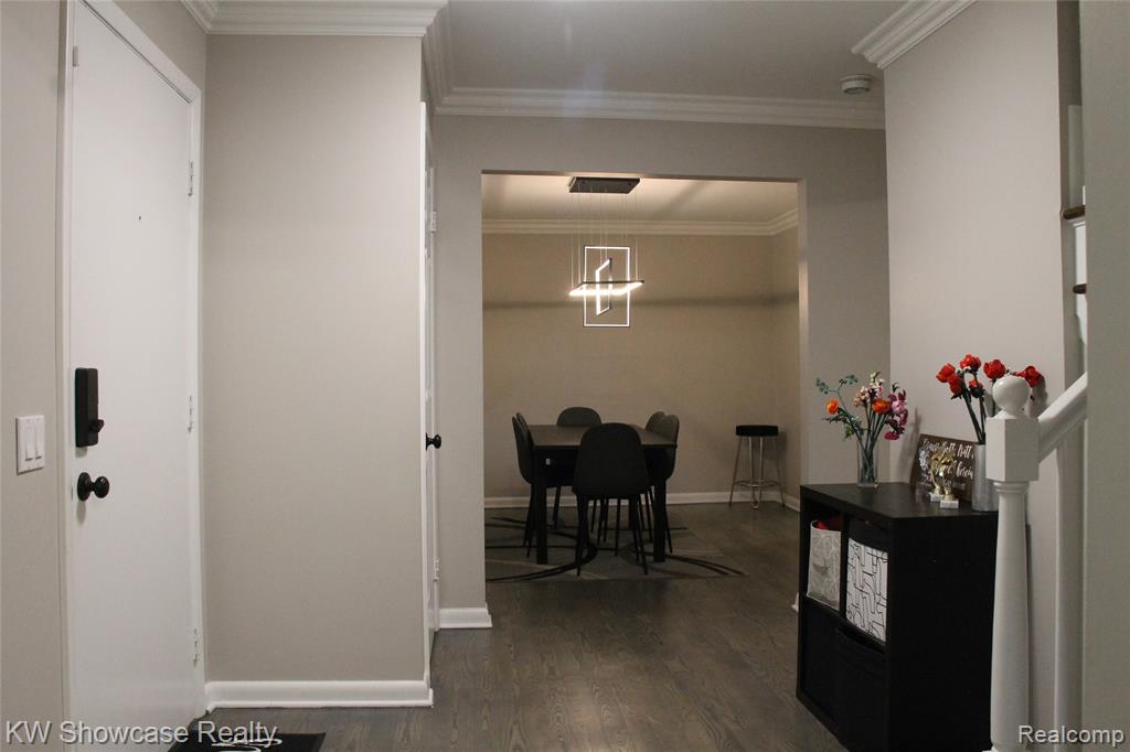 5226 Green Road, West Bloomfield, MI 48323 — Photo 3