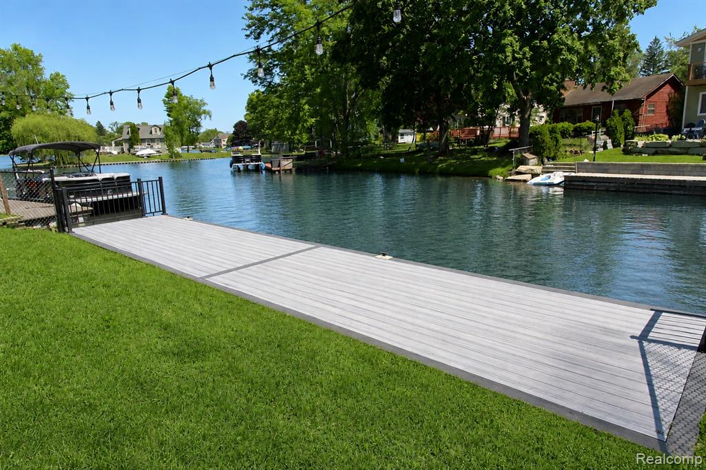 9474 Thames Boulevard, White Lake, MI — front exterior