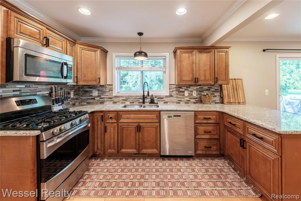 53121 Franklin Drive, Shelby Twp, MI 48316 — Photo 8