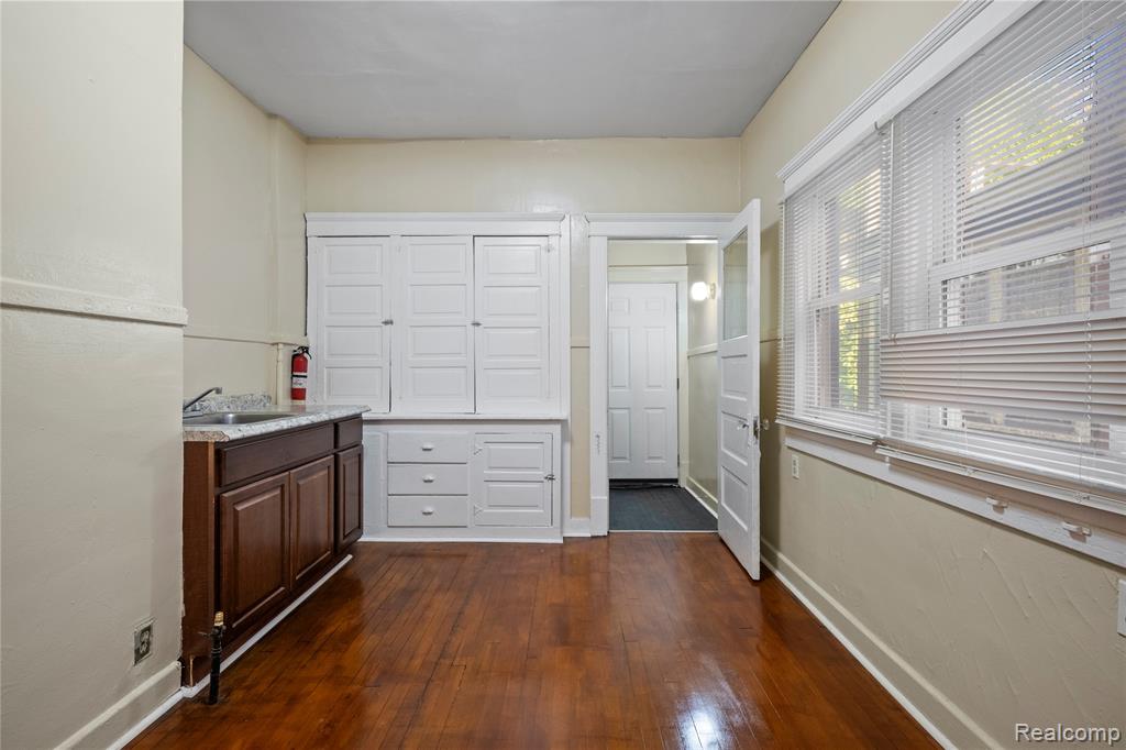 535 Woodland Street, Detroit, MI 48202 — Photo 16