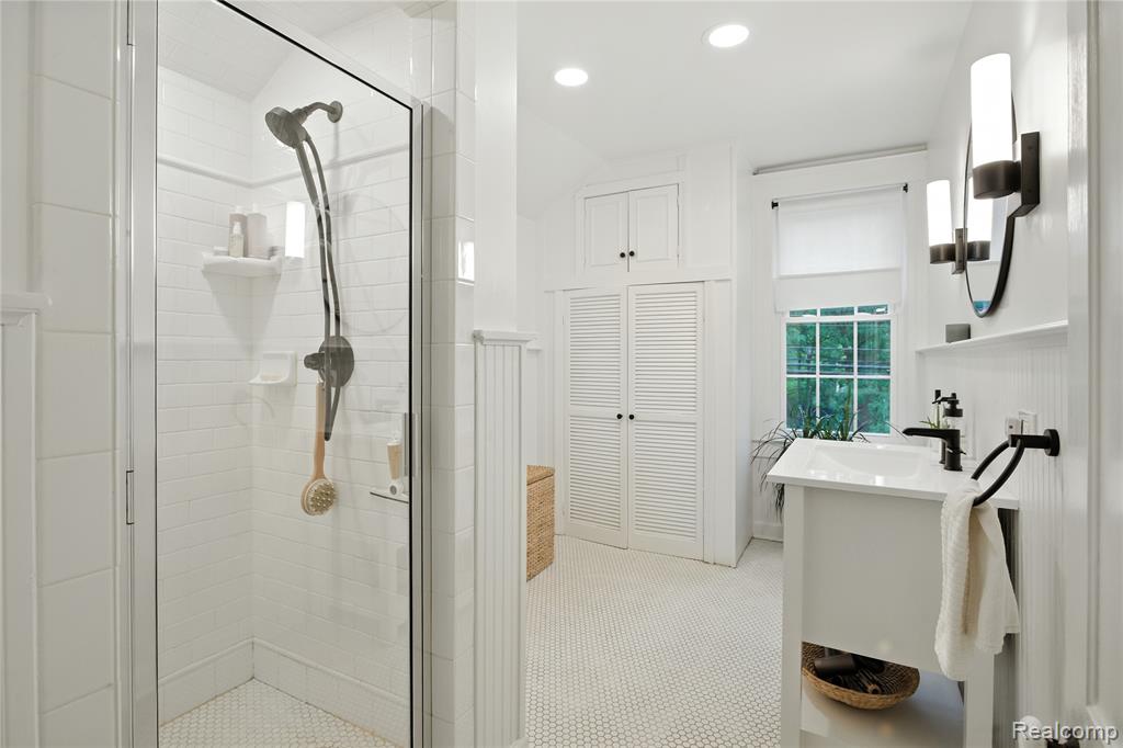 526 Notre Dame Street, Grosse Pointe, MI 48230 — Photo 24