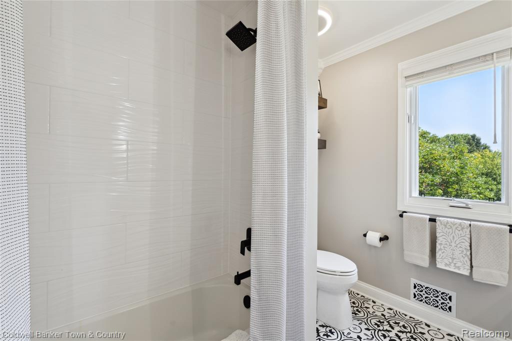 324 Nairn Circle, Highland, MI — Photo 50