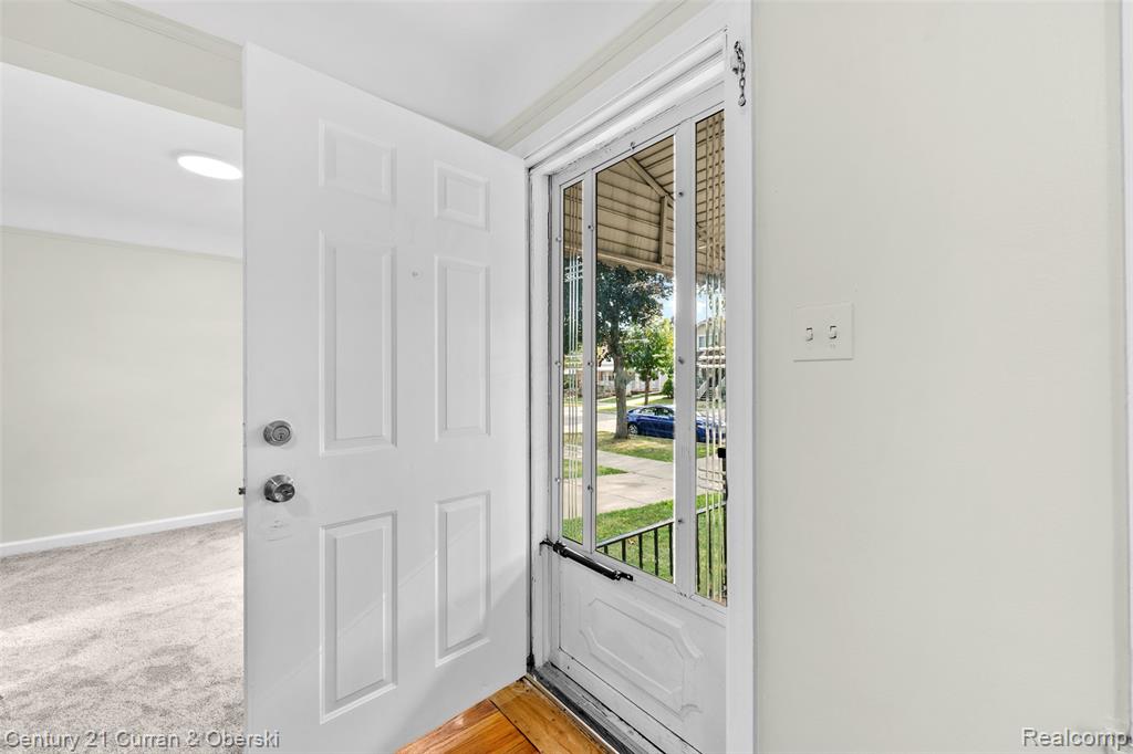 7910 Orchard Avenue, Dearborn, MI 48126 — Photo 4