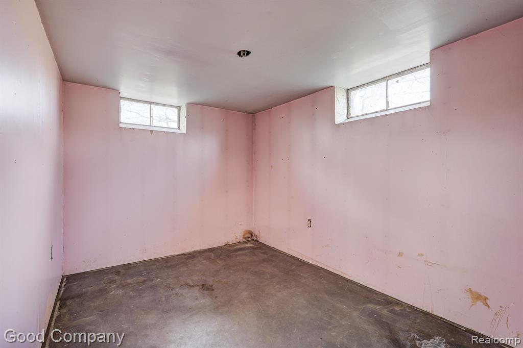 438 W MOREHOUSE Avenue, Hazel Park, MI 48030 — Photo 24