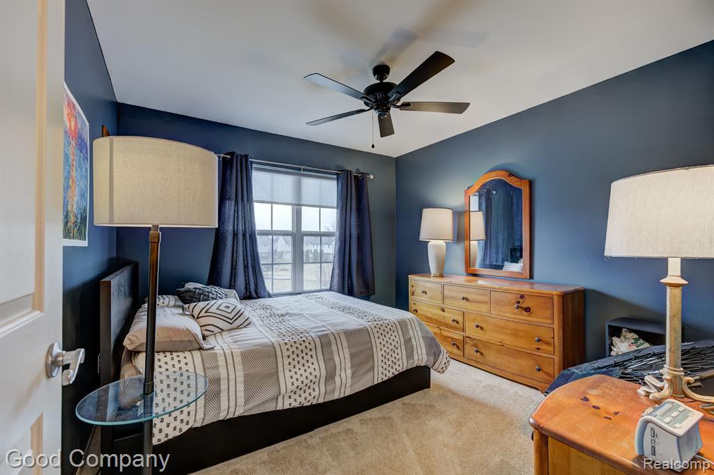 755 OAK POINT Lane, Madison Heights, MI 48071 — Photo 35