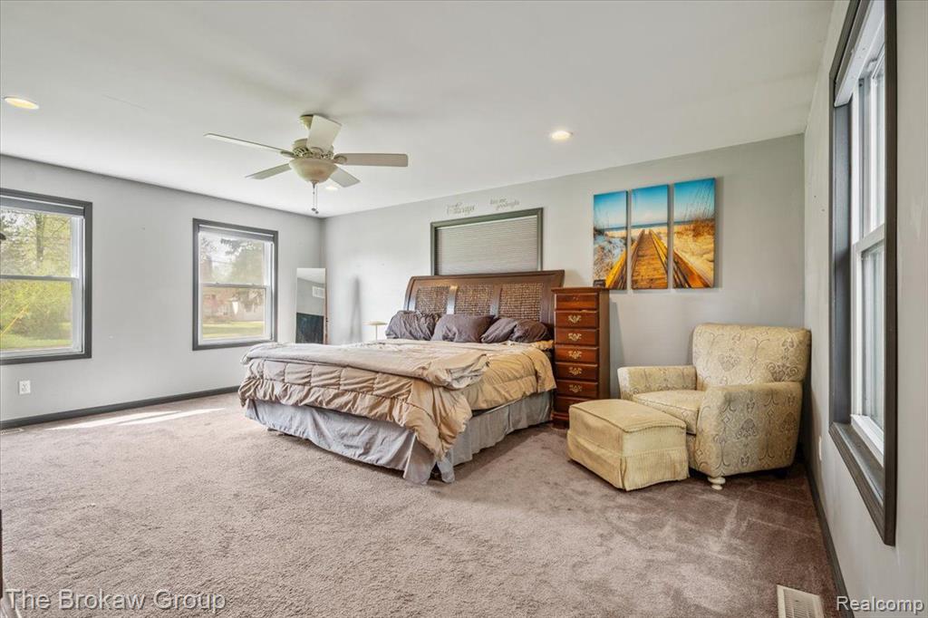 4145 HILLCREST Drive, Warren, MI 48092 — Photo 32