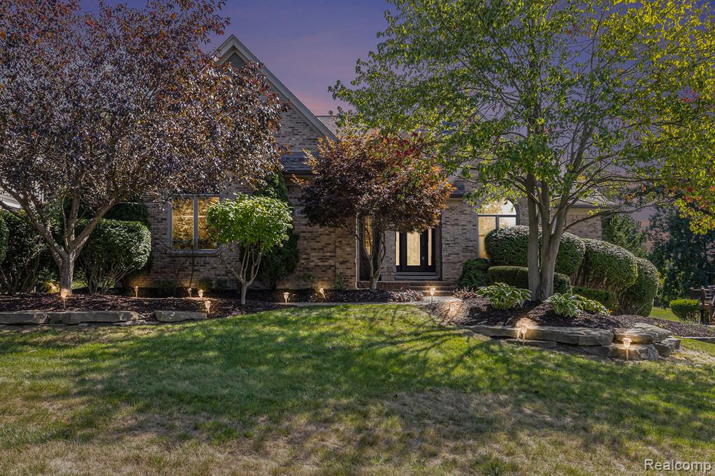 6847 Oakhurst Ridge Road, Clarkston, MI 48348 — Photo 36