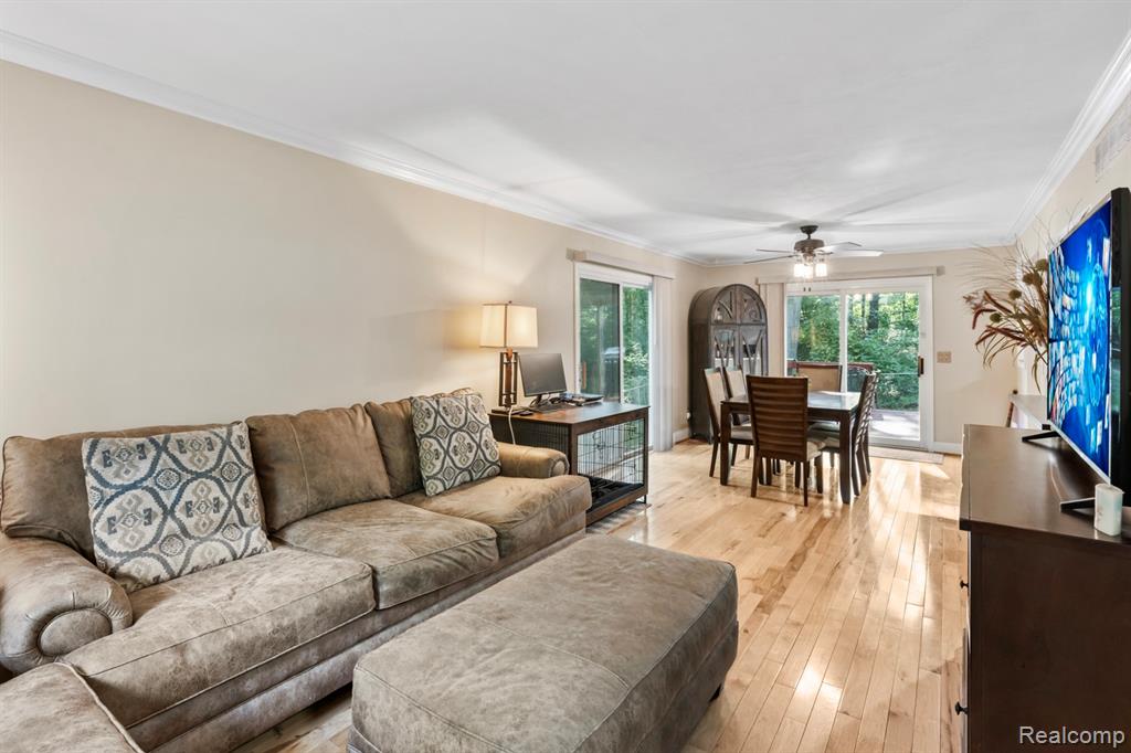 6550 Avon Drive, Brighton, MI 48116 — Photo 17