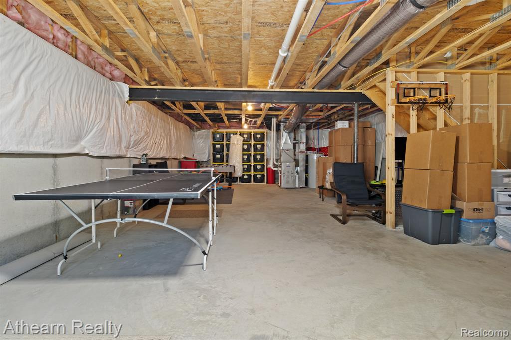 6102 Weyerbacher Drive, Swartz Creek, MI 48473 — Photo 33