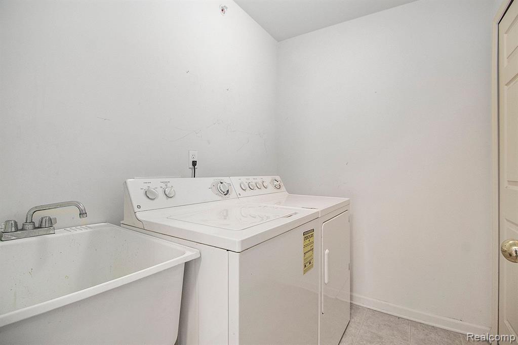 29500 NOTTINGHAM Court, 55, Livonia, MI 48152 — Photo 18