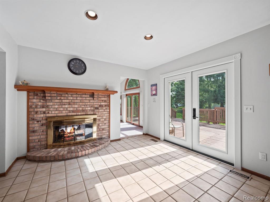 5270 Paula Crest, Commerce Twp, MI 48382 — Photo 8