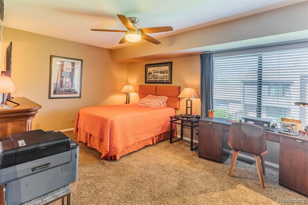 3140 LINDENWOOD Drive, Dearborn, MI 48120 — Photo 24