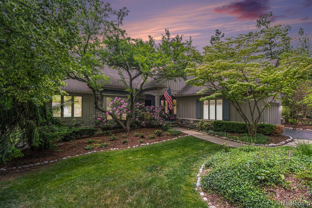 4825 Mirror Lake Drive, West Bloomfield, MI 48323 — front exterior