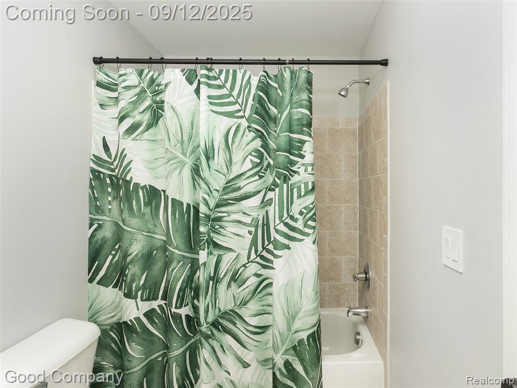 56729 Longhorn Drive, Shelby Twp, MI 48316 — Photo 32