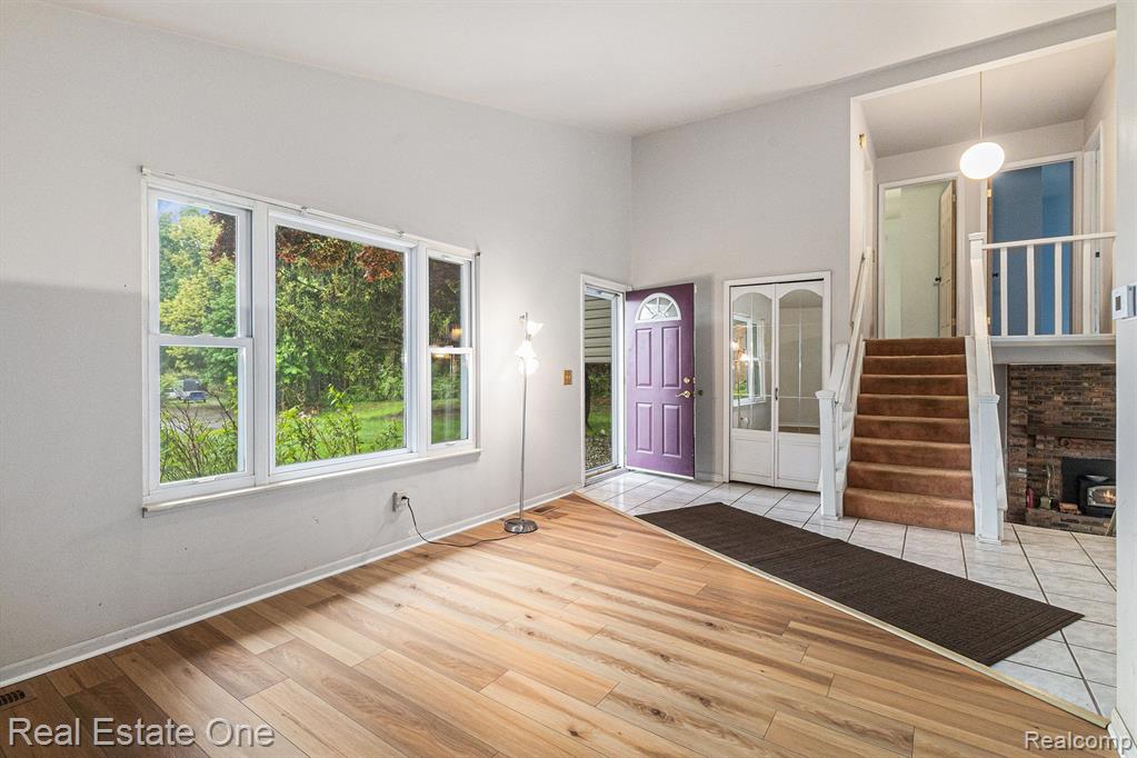 8830 SKYLANE Drive, Brighton, MI 48114 — Photo 5