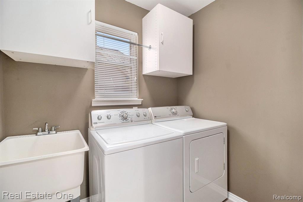 4205 Honeysuckle Drive, Sterling Heights, MI 48314 — Photo 9