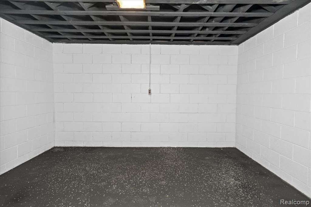 6891 Somerset Drive, Brighton, MI 48116 — Photo 21