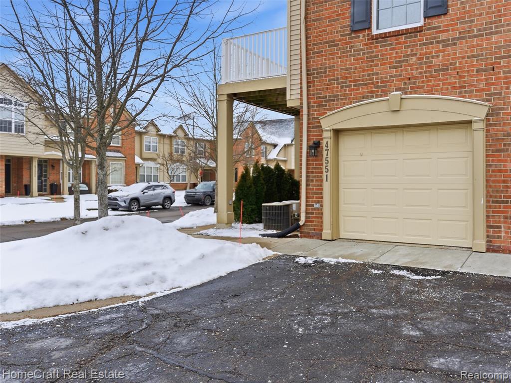 47551 PEMBROKE Drive, Canton, MI 48188 — Photo 4