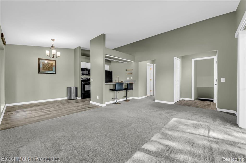 4 Willow Way, Waterford, MI 48328 — Photo 11