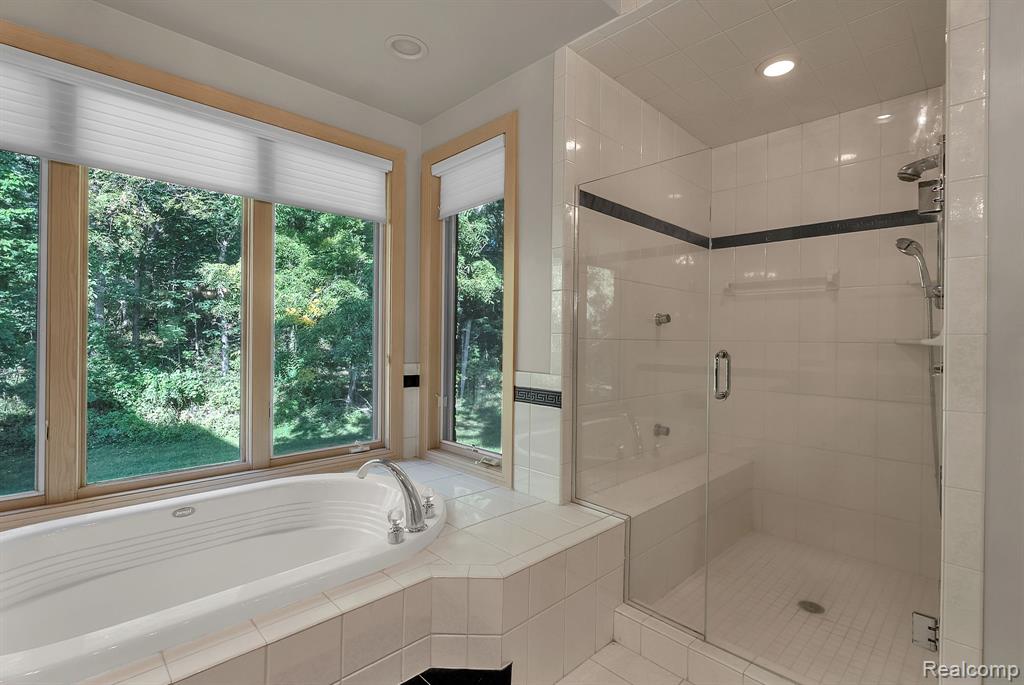 5779 Pinecrest Estates Drive, Ann Arbor, MI 48105 — Photo 34