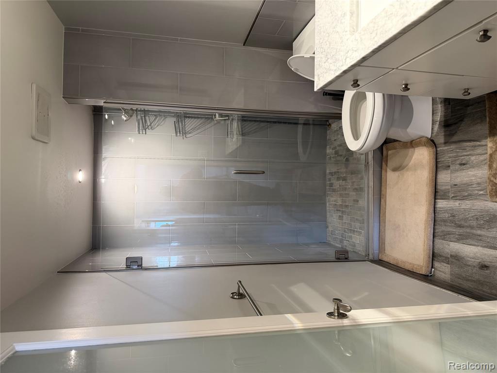 250 E Harbortown Drive, 1104, Detroit, MI 48207 — Photo 25