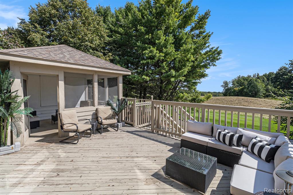 6847 Oakhurst Ridge Road, Clarkston, MI 48348 — Photo 29