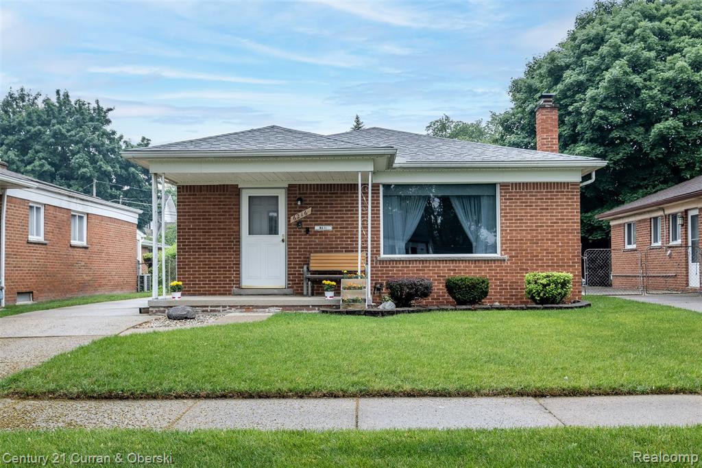 6216 Kinmore Street, Dearborn Heights, MI 48127 — front exterior