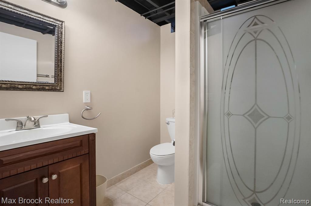 4358 YALE CT, Bloomfield Hills, MI 48302 — Photo 22